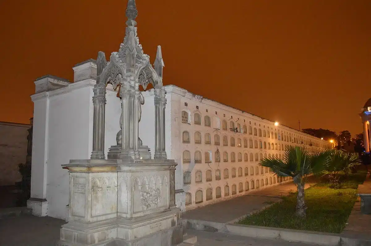 cemetery-adventure-pesbitero-tour