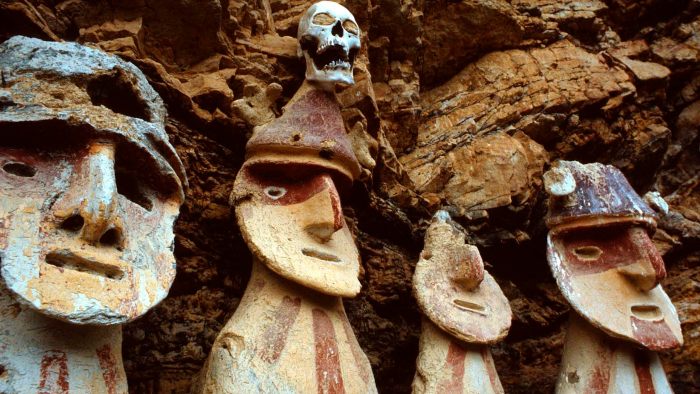 karajia-sarcophagi-tour