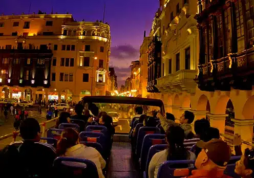 lima-360-bus-night-tour