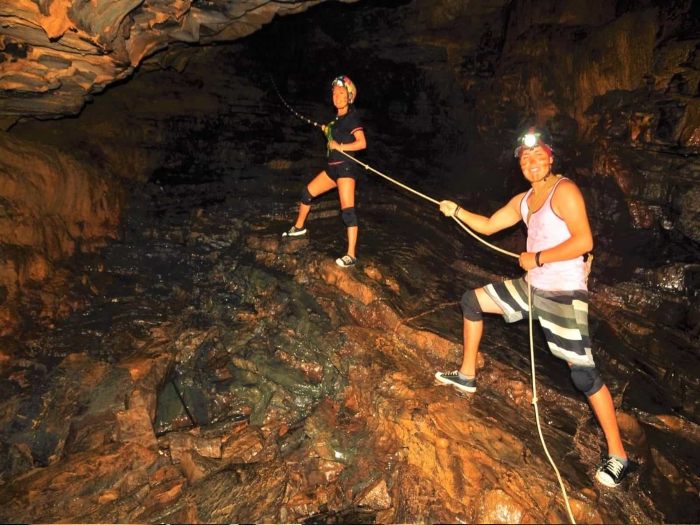 mantle-cave-adventure-tour-iziperu