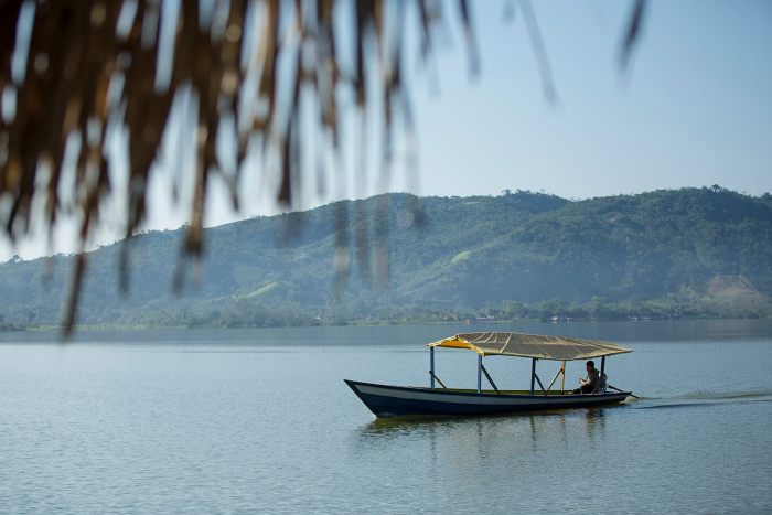 serenade-on-laguna-azul-iziperu